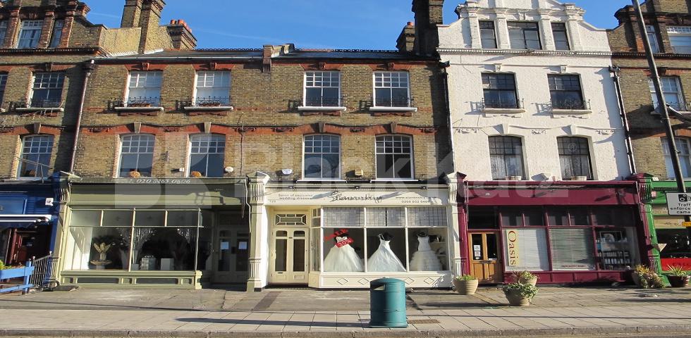 			NEW INSTRUCTION , 3 Bedroom, 1 bath, 1 reception Apartment			 Lee Road, Blackheath